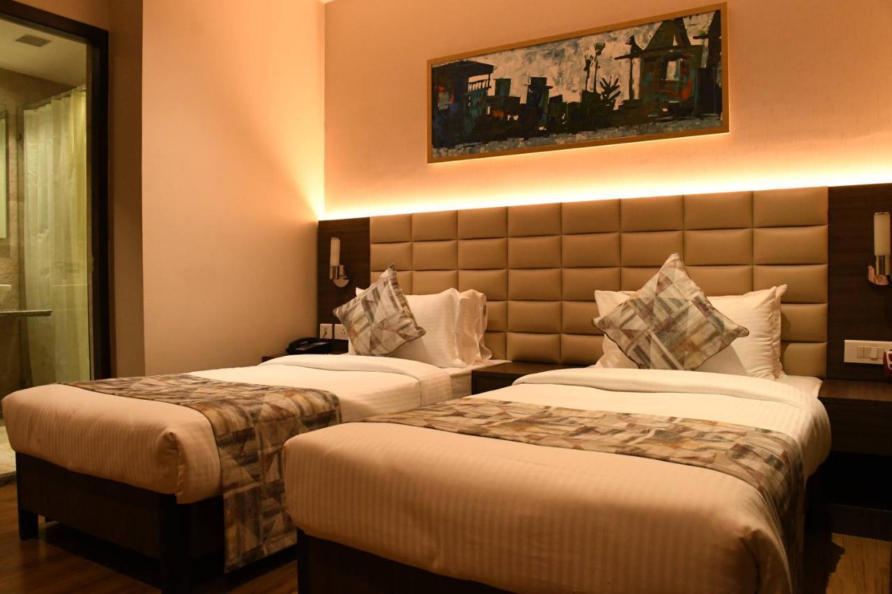 Lynq Aero Hotel Kolkata Exterior photo