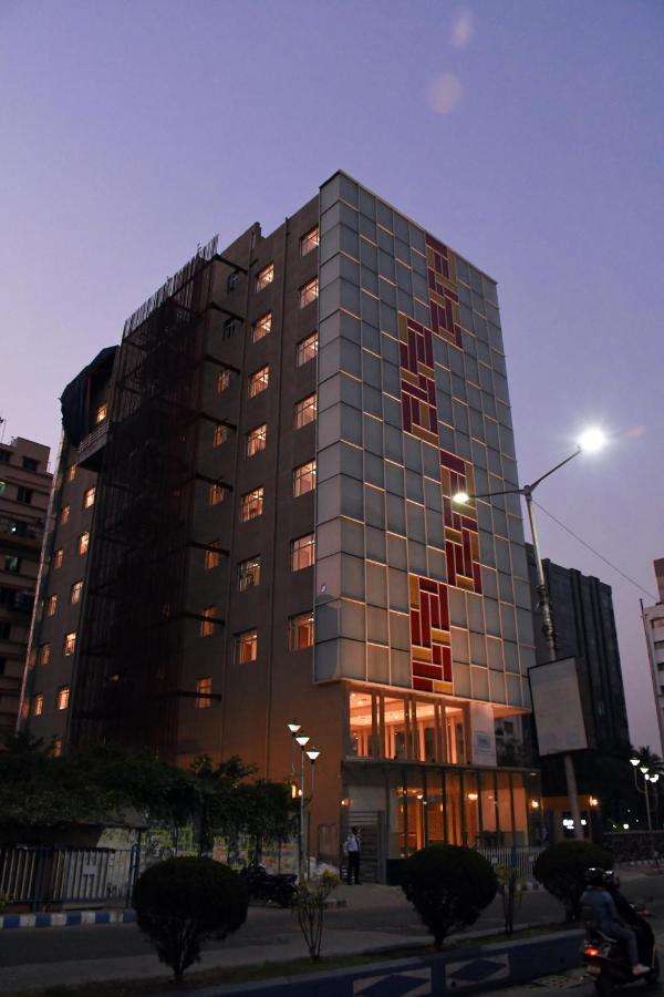 Lynq Aero Hotel Kolkata Exterior photo